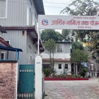 सुस्तायो मादलको व्यापार