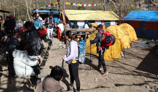 अन्नपूर्ण र मुस्ताङमा पर्यटकको लर्को , व्यवसायी भन्दछन् ‘यति धेरै पर्यटक आउलान् भनेर कल्पना गरेका थिएनौँ’