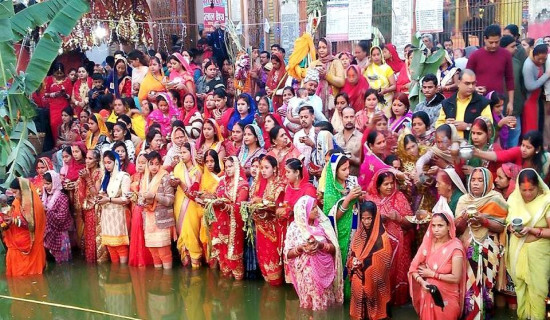 उदाउँदो सूर्यलाई अर्घ दिएर नेपालगन्जमा छठ पर्व सम्पन्न