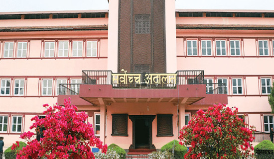 निजी निवास खुमलटारमा प्रधानमन्त्री प्रचण्डलाई स्वागत