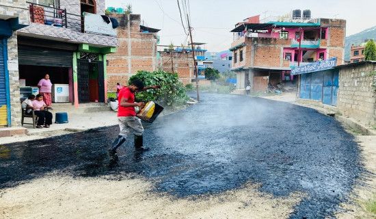पाँच वटा छोटा सडक कालोपत्र र ढलान