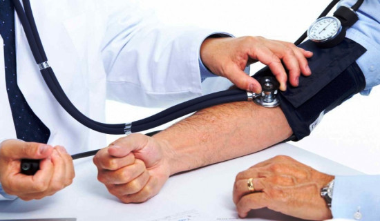 निःशुल्क स्वास्थ्य शिविरबाट ८२६ महिला लाभान्वित