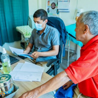 कांग्रेस सभापति देउवाद्वारा बहिनीबाट टीका ग्रहण