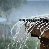 खाली हात अवकास पाएका कार्यालय सहयोगीलाई विद्यार्थीले गरे आर्थिक सहयोग