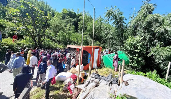 धनकुटामा बस दुर्घटना हुँदा दुई जनाको मृत्यु