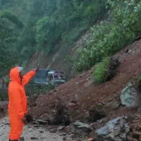 जडीबुटी नदिने ठेकेदारलाई सधैँ ठेक्का