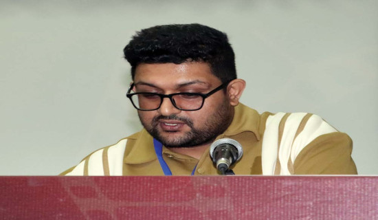 अधिकारीको गीतमा अमेरिकी गायिका