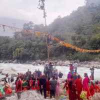 माइक्रोबस र टिपर ठोक्किँदा १३ जना घाइते, दुईको अवस्था गम्भीर