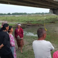 विश्व द्वन्द्वमा ‘दोहोरो भूमिका’ नखेल्न फ्रान्सेली राष्ट्रपतिको चेतावनी