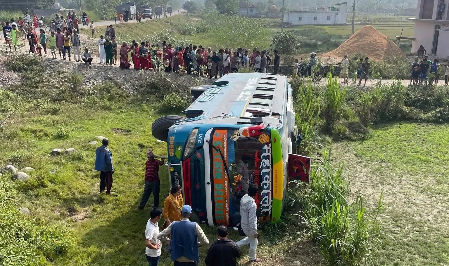 बस दुर्घटनामा एकको मृत्यु