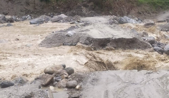 पाँचथरका मुख्य तीन सडक अवरुद्ध