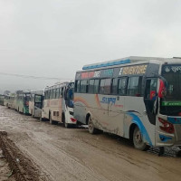 मासिक एक अर्ब घाटा