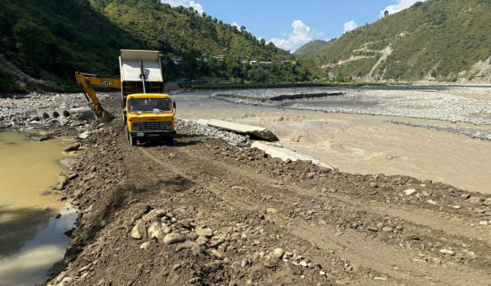 तीन दिनदेखि अवरुद्ध बिपी राजमार्ग सञ्चालन