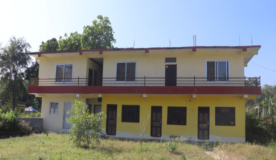 नाटकबाट सङ्कलित रकम वृद्धाश्रमलाई