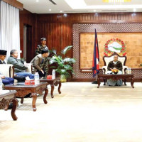 राजनीतिक अभियान तीव्र, निर्माण सुस्त