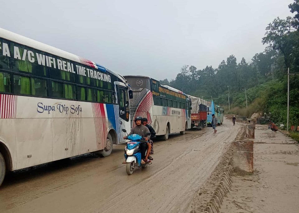 दाउन्नेको वैकल्पिक मार्ग प्रयोग गर्न प्रहरीको अनुरोध