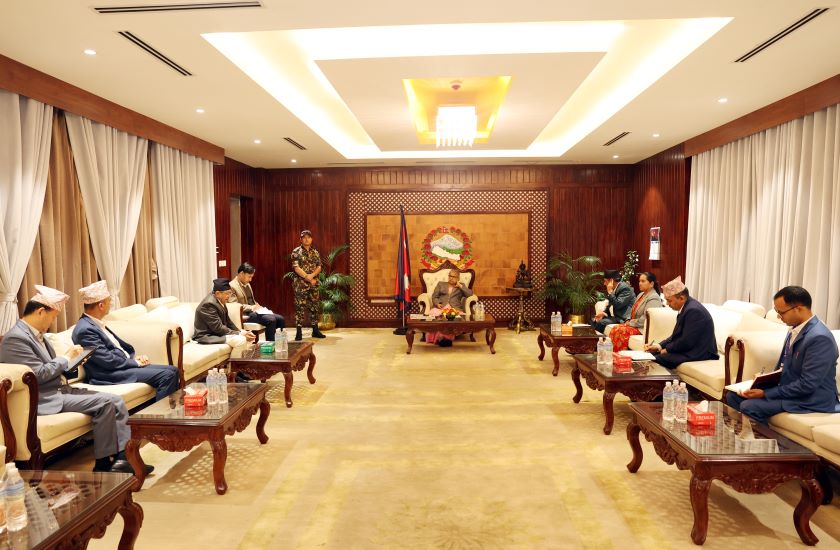 प्रधानमन्त्रीसँग संसदका पदाधिकारीको भेट, सचिवालयको आकार नघटाउन आग्रह