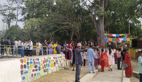 हिउँदमा काठेपुल वर्षामा भरियाको भर