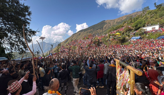 नेपालगञ्ज विमानस्थल : ‘सुरक्षाकर्मीले हातले छामेर र हेरेर सामान पठाउँछन्’