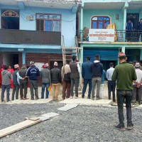 ठेकेदार बदमासीले दश वर्षदेखि शिक्षा कार्यालय भवन अलपत्र