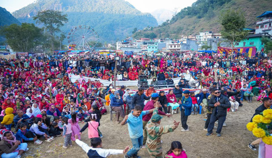 ठेकेदार बदमासीले दश वर्षदेखि शिक्षा कार्यालय भवन अलपत्र