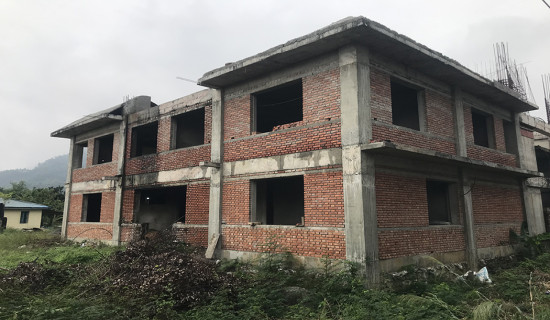 थपिएको समयमा पनि बनेन नमुना पशुपन्छी अस्पताल