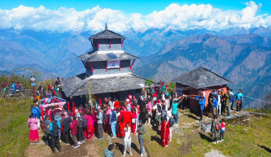 पर्यटकको रोजाइ बन्दै तिनचुले