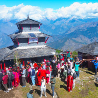 थाकल बेचेरै पालिएका छन् परिवार