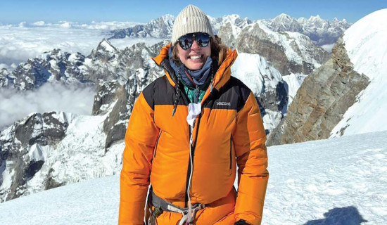 सगरमाथा चुम्न सङ्घर्षरत क्यारोलिना