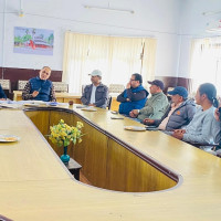 राष्ट्रपतिसमक्ष पाँच राजदूतद्वारा ओहोदाको प्रमाणपत्र पेस