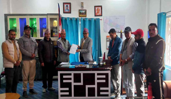 पर्खाल भत्किँदा महिलाको मृत्यु, पुरुषको शव भेटियो