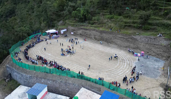 लाम्पाटामा पाखो सम्याएर खेलमैदान निर्माण