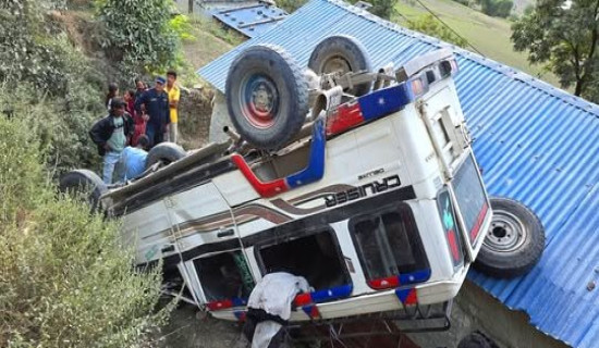 सुर्खेत हिडेको जिप दुर्घटना, १२ जना घाइते