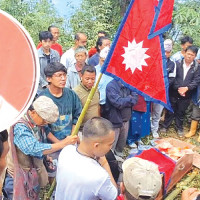 कल्भर्ट भत्किँदा सडक अवरुद्ध