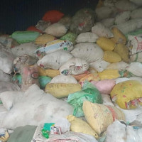 ठेकेदारकाे लापरबाहीले पुल निर्माण अलपत्र