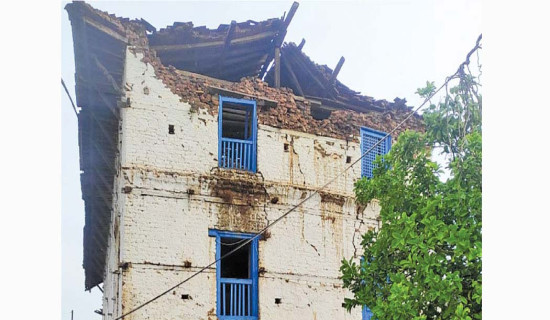 सरकारी कार्यालय अझै अस्थायी टहरामै