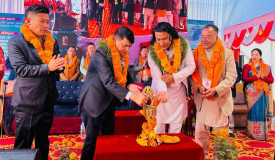 आश्रमको भवन मिर्नाणमा हातेमालौ गरौं : अध्यक्ष ढकाल