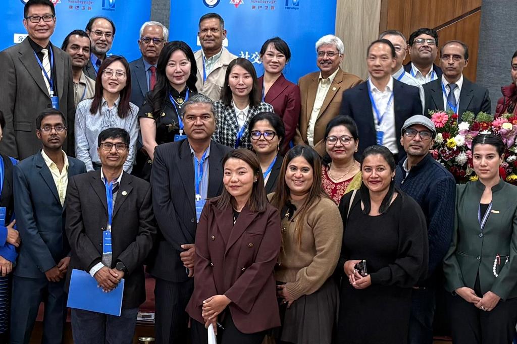 साझेदारीमा जोड दिँदै पाराहिमालय सञ्चार सङ्गोष्ठी सम्पन्न