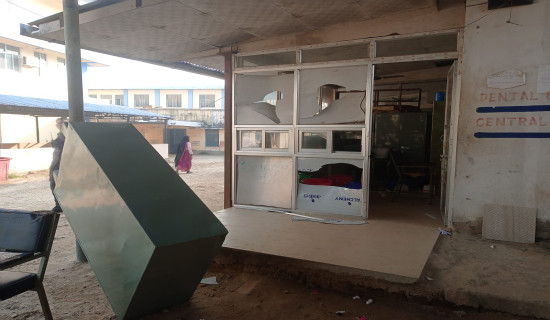 गजेन्द्रनाराण सिंह अस्पतालको सेवा ठप्प