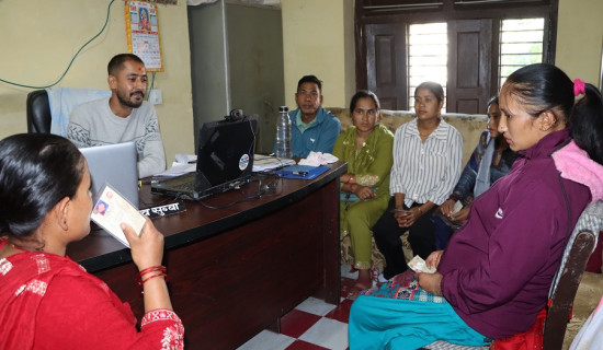 बर्दियामा मतदाता नामावलीमा नाम दर्ता गर्नेको भिड