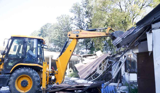 लैनचौरस्थित स्काउटको जग्गामा निर्मित संरचना भत्काइयो