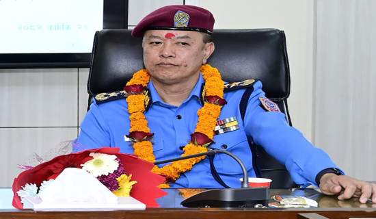 निवर्तमान महानिरीक्षक खापुङलाई स्थान हद : उपत्यका छाड्न नपाउने, विदेश भ्रमणमा रोक