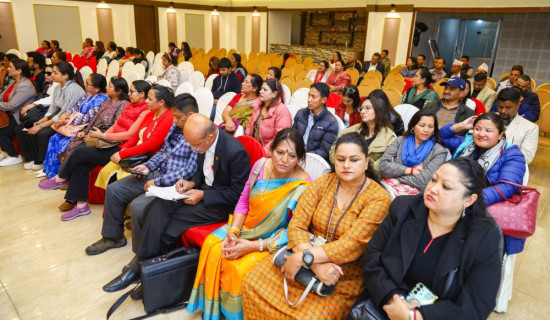 कांग्रेस महिला नेत्रीहरूको भेला  : महाधिवेशनको मिति  तोक्नुपर्ने माग