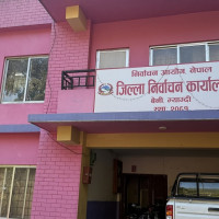 पाखो बारीमै झुल्यो धान