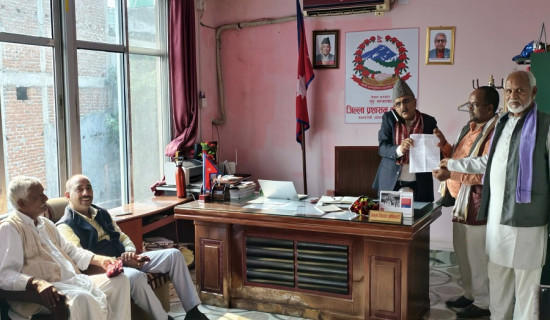 सुस्ता गाउँमा तत्काल तटबन्ध निर्माणको माग गर्दै प्रधानमन्त्रीलाई मागपत्र