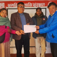 गुर्जामा खच्चडबाट खाद्यान्न ढुवानी गरिँदै