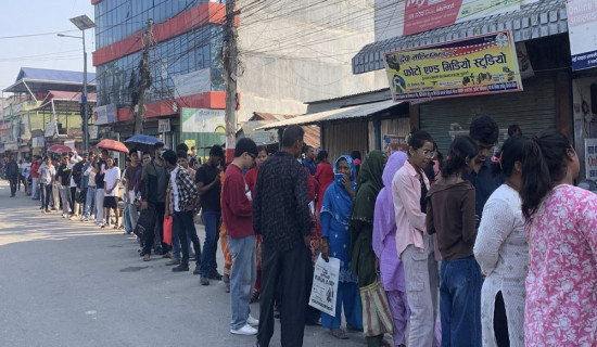 प्लास्टिकले माटोको भाँडा बनाउने पेसा सङ्कटमा (फोटो फिचर)