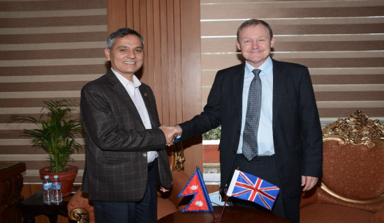 गृहमन्त्री अर्यालसँग बेलायती राजदूत फेनको भेट : निर्वाचनमा बेलायतको सहयोग रहने