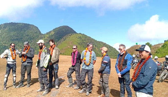 सत्यवति क्षेत्रमा बर्सेनी रमाइलो गर्न आउँछन् विदेशी पर्यटक