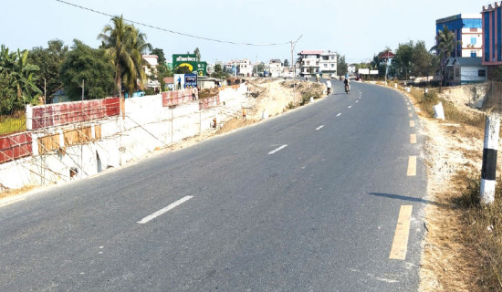 पूर्वपश्चिम राजमार्ग विस्तार निर्माण सामग्री अभावले समस्या